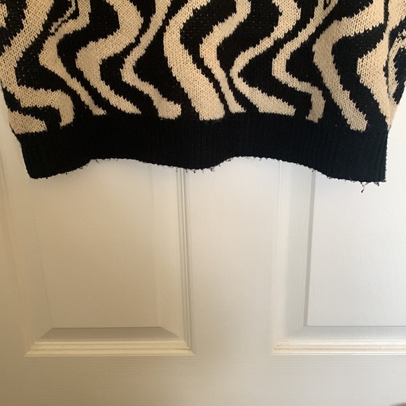 No Boundaries Multi Color Sweater Vest - Picture 5 of 5